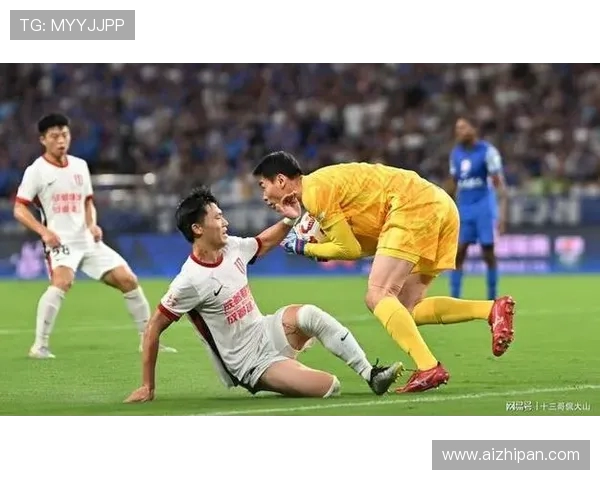 南京足球队的节奏变革引发热议球迷期待新战术带来的精彩表现 南京足球队的节奏变革引发热议球迷期待新战术带来的精彩表现