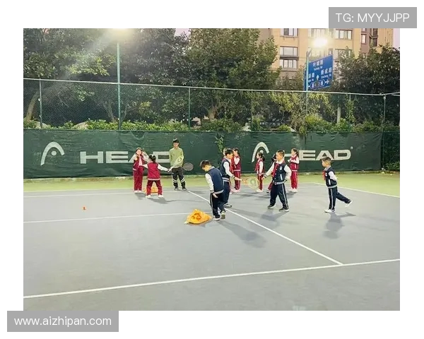 深圳网球队中路突破战术解析与实战应用探讨 深圳网球队中路突破战术解析与实战应用探讨