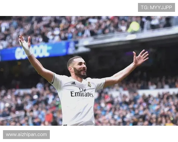 本泽马的传奇之路：从青涩少年到世界足坛巨星的蜕变与辉煌