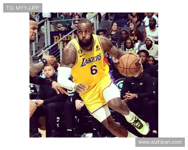 詹姆斯历史性成就达成成为首位4万分1万板1万助的传奇球员