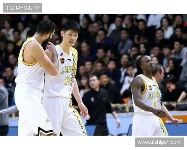 重庆足球队在大师赛积分榜上以100分稳居第一展现强劲实力 重庆足球队在大师赛积分榜上以100分稳居第一展现强劲实力