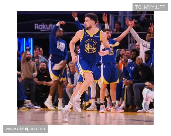 黑白直播湖人与勇士激战正酣精彩瞬间尽在眼前