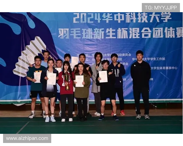 南京羽毛球队精英赛精彩表现团队协作的力量与默契分析 南京羽毛球队精英赛精彩表现团队协作的力量与默契分析